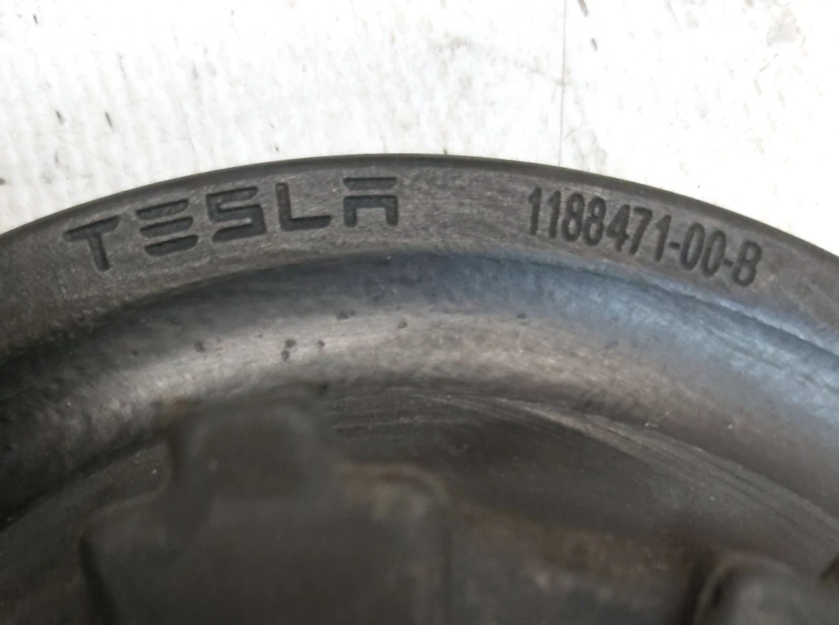 2 Манжет верхний (композитный) пружины задней Tesla Model Y 1044475-00-E