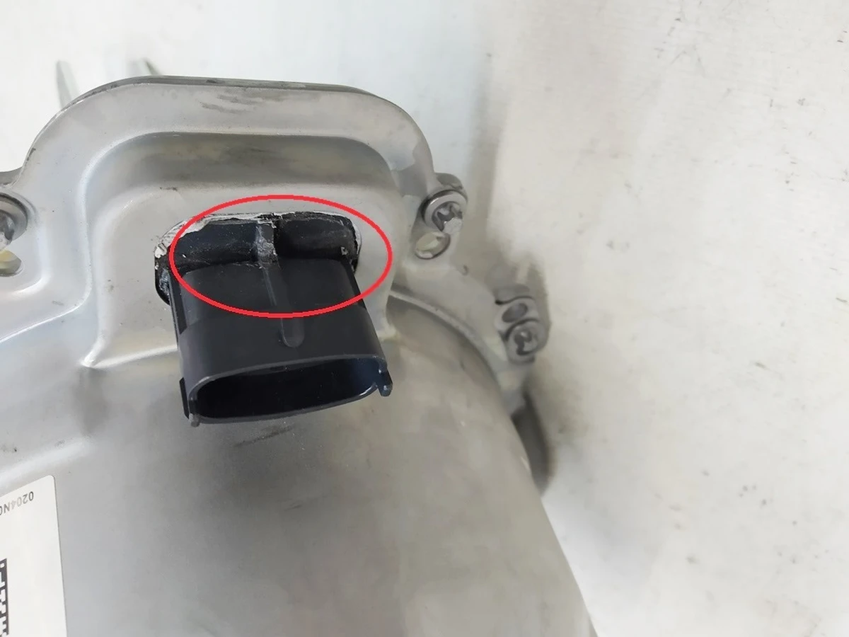 1 BRAKE BOOSTER ASSY,LHD,NA without motor and control board with damage Tesla model Y 1188671-00-A