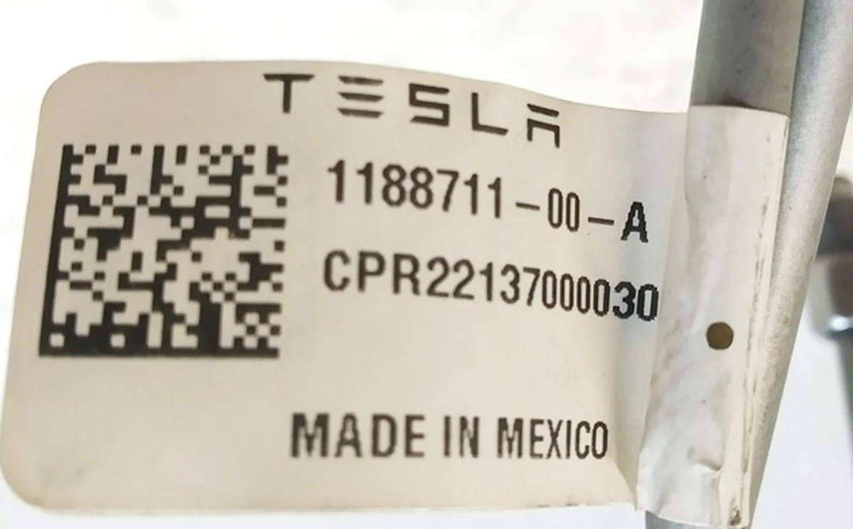 5 Pipe assembly - Brake - Master cylinder to hydraulic control unit - Left hand drive 2 pieces Tesla Model Y 1188711-00-A