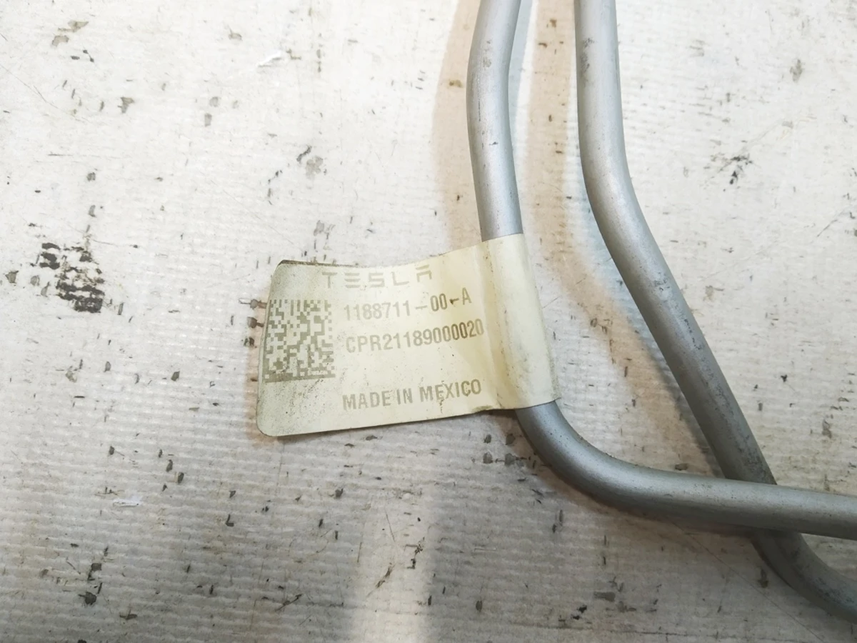 5 Тормозная трубка (от главного цилиндра к гидравлическому блоку управ) Tesla Model Y 1188711-00-A