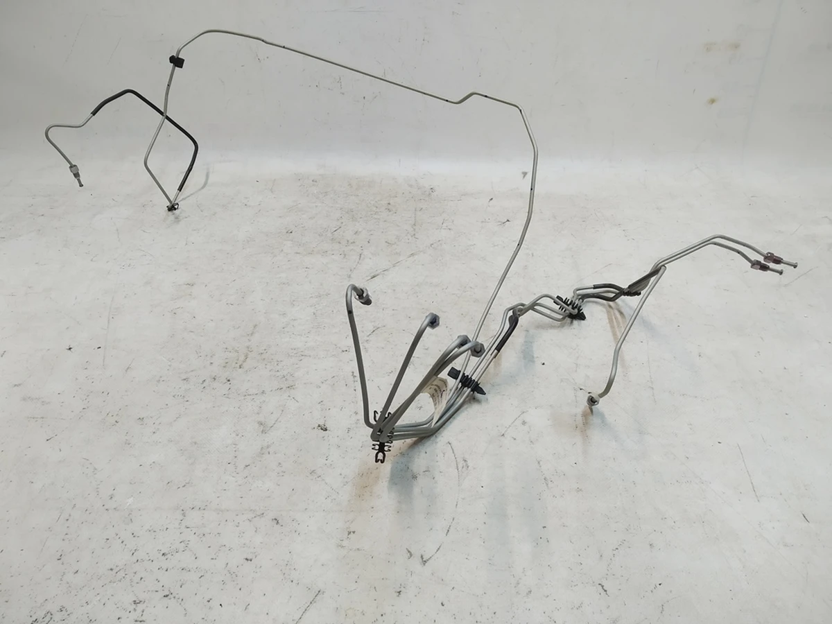 4 Гальмівні трубки передньої магістралі комплект 4 одиниці Tesla Model Y 1188712-00-C