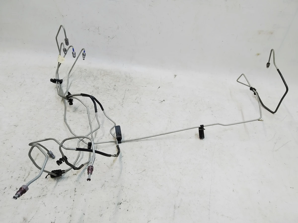 4 Гальмівні трубки передньої магістралі комплект (пошкоджені) Tesla mode Y 1188712-00-C