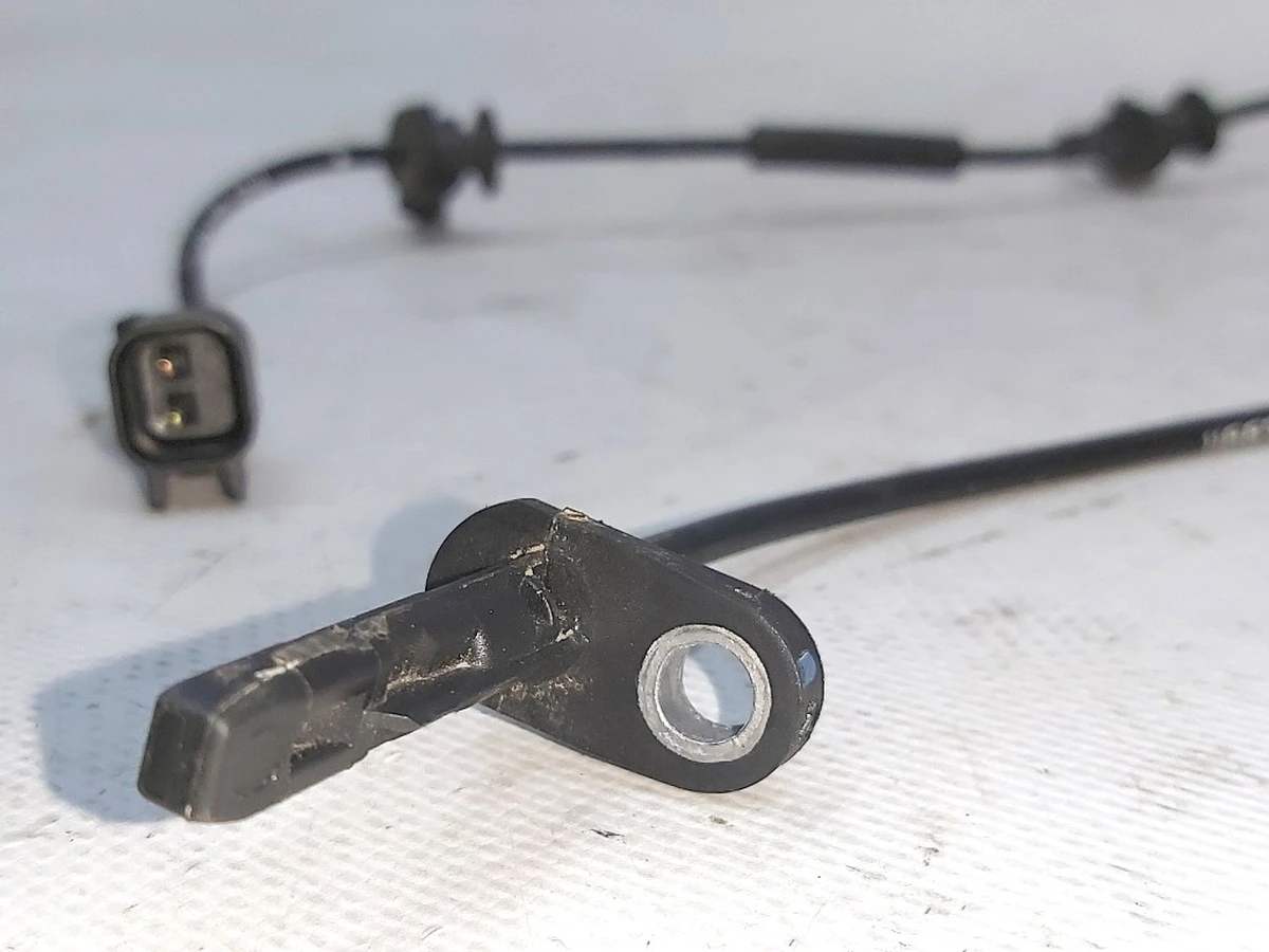 1 Front wheel speed sensor Tesla Model 3, Model 3 Jan 2024, Model Y 1044761-00-D