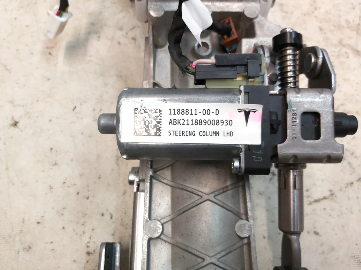 Рулевая колонка в сборе с карданом без механизма регулировки длины с повреждением Tesla model Y 1188811-00-D