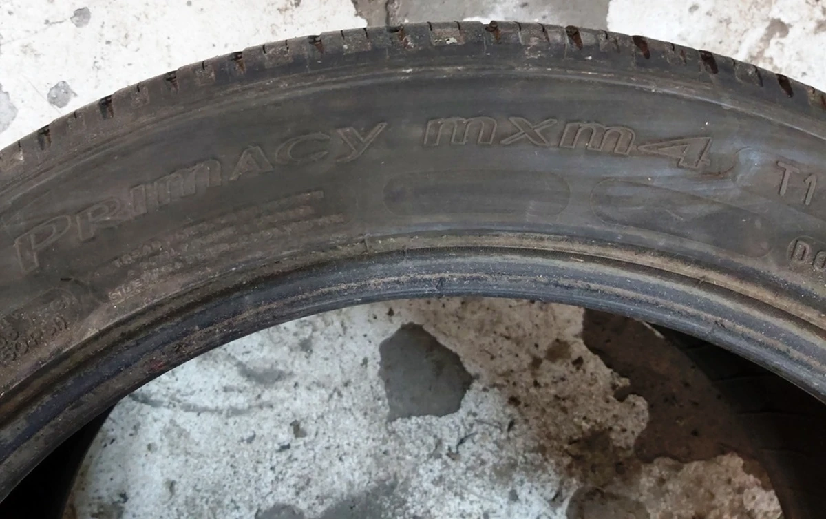 1 235/45R18 98W A/S MICHELIN TIRE PRIMACY MXM4 T1 3,00 mm data29/21 Tesla model 3 1234215-00-A