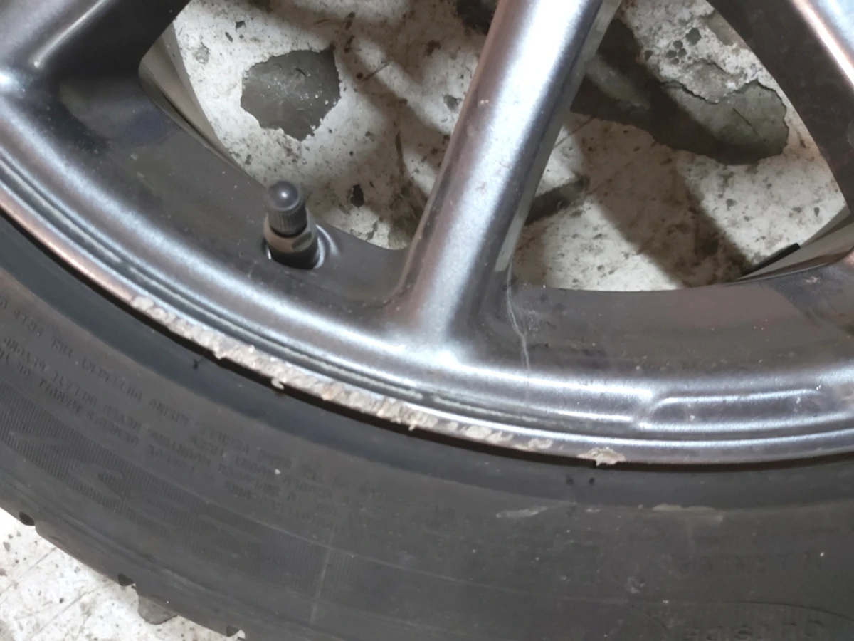 Колесо в сборе с повреждением (диск 18X8.5J AERO шина Michelin Primacy 235/45 R18 3,87 мм) Tesla model 3 1234221-00-Z