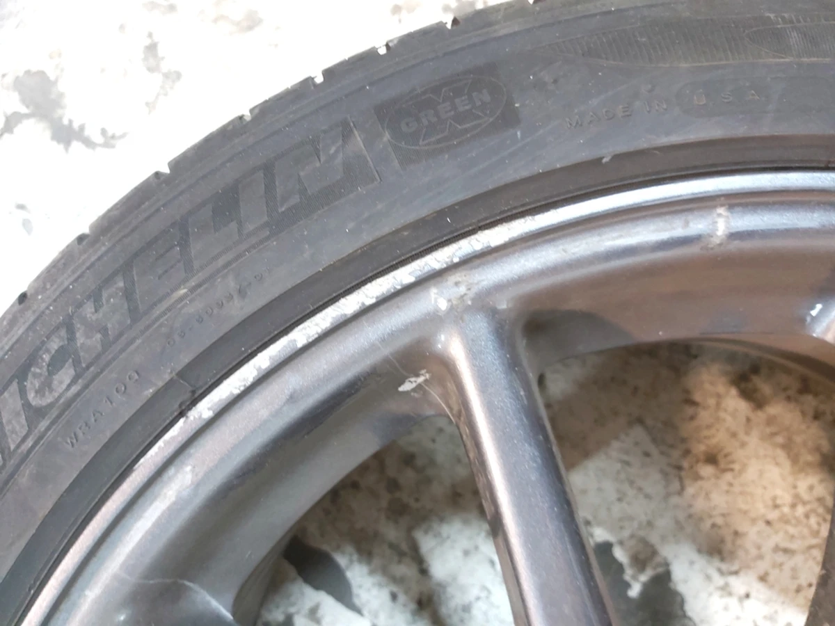 Колесо в сборе с повреждением (диск 18X8.5J AERO шина Michelin Primacy 235/45 R18 3,87 мм) Tesla model 3 1234221-00-Z