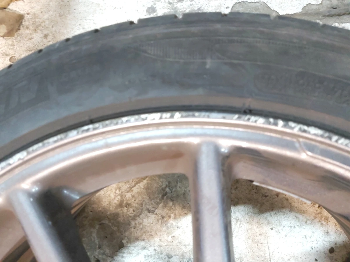 Wheel assembly with damage (wheel 18X8.5J AERO tire Michelin Primacy 235/45 R18 4 mm) Tesla model 3 1234221-00-Z