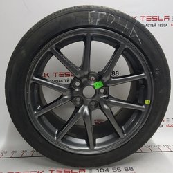 Колесо в зборі (диск18*8.5J шина Michelin 235/45 R18 датчик TPMS black) Tesla model 3 1234221-00-Z