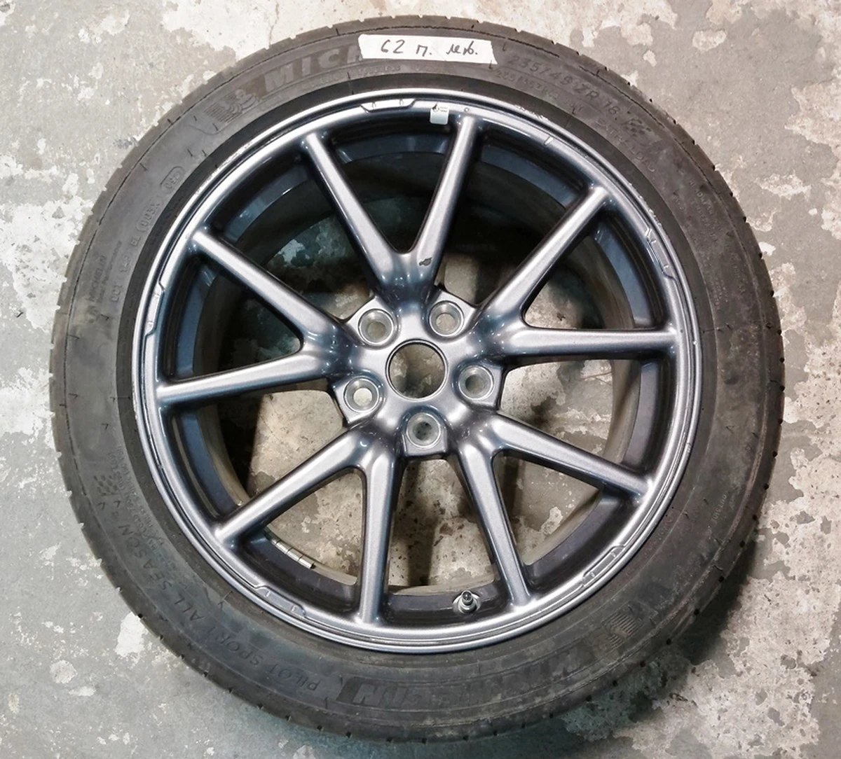 Колесо в сборе (диск18*8.5J AERO шина Michelin Pilot sport 235/45 ZR18 датчик TPMS 433 MHz 7,60мм) с повреждением Tesla model 3 1234221-00-Z