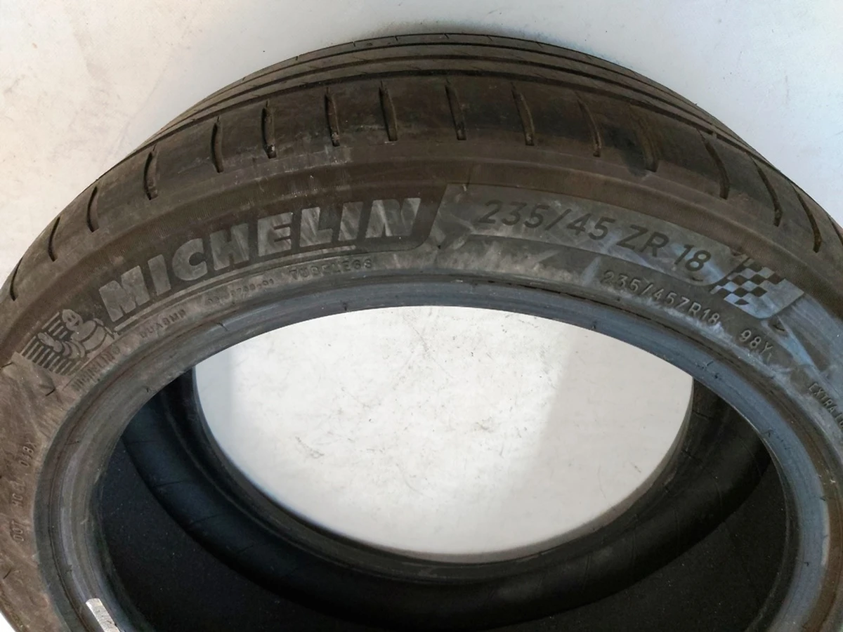 1 Шина 235/45ZR18 98Y MICHELIN PILOT SPORT 4 TO data 46/18 3,75 мм Tesla Model 3 1234251-00-A