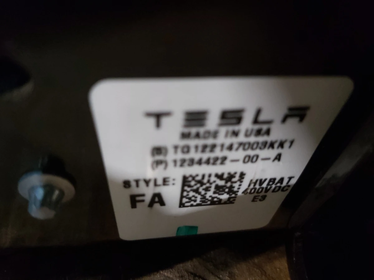 1 Основна батарея 85 kWh Long Range AWD із пошкодженням Tesla model Y 1234422-00-A