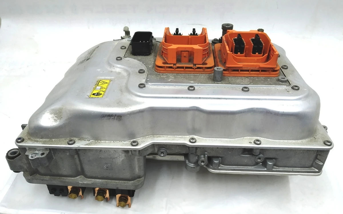 Electronic power control unit (DC / AC inverter 355VDC / 12VDC converter) BMW i3 12368635443