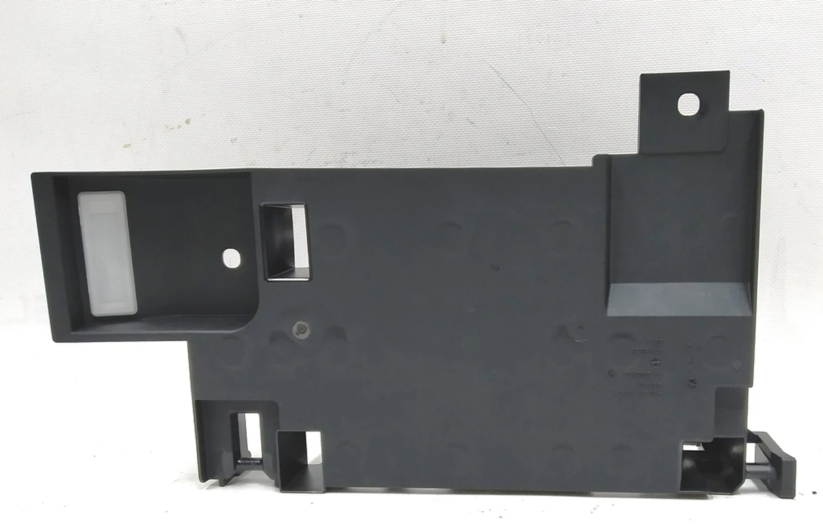 Кронштейн кріплення блоку запобіжників в зборі з ліхтарем підсвічування салону BMW i3 61139265642