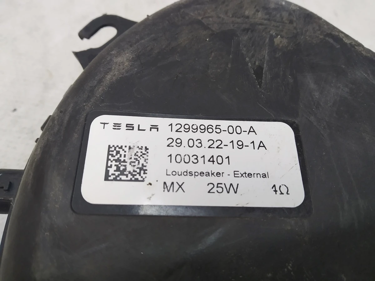 12 Динамік шумогенератор для пішоходів Tesla Model S Feb 2021, Model X Mar 2021, Model 3, Model 3 Jan 2024, Model Y 1299965-00-A