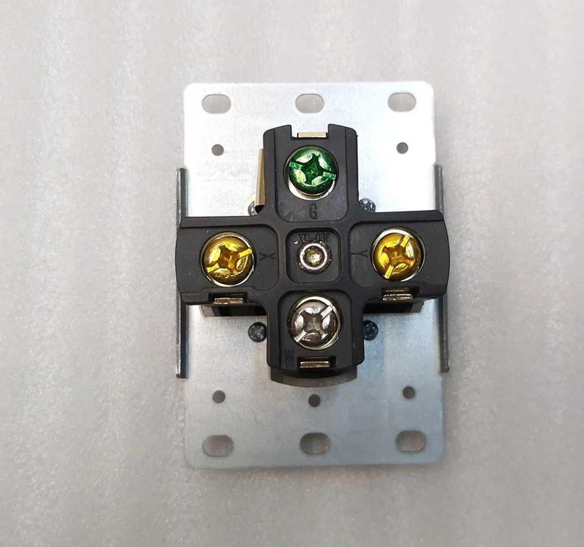 3 Розетка високовольтна NEMA 14-50R 50A-125 / 250V для смарт адаптера Tesla all models 14-50R NEMA