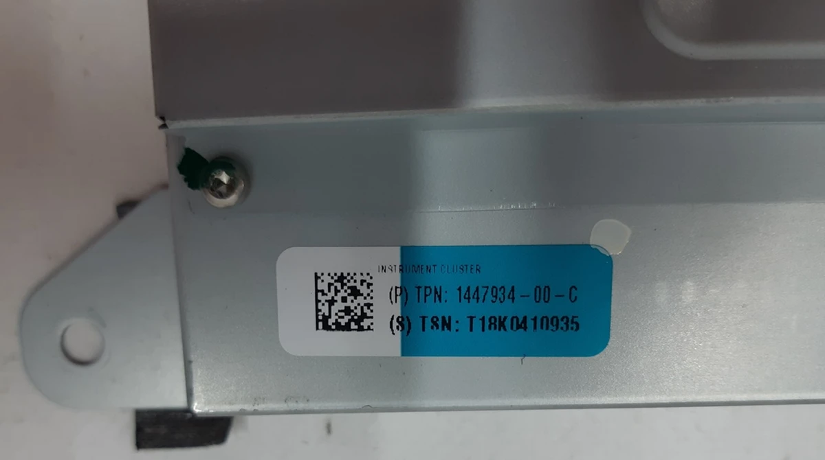 1 Instrument panel auxiliary monitor INTEL Tesla model X, model S REST 1447934-00-E