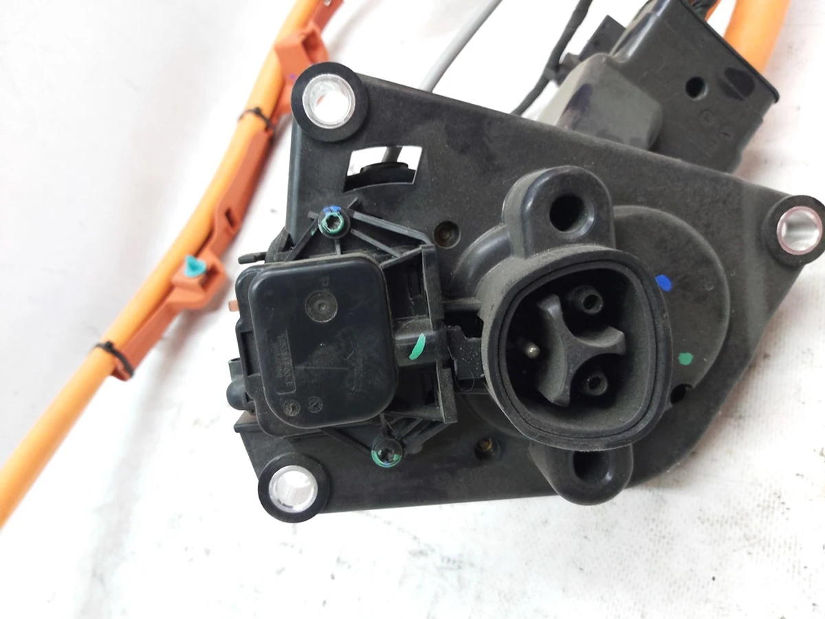 1 Порт зарядки з високовольтним кабелем (у зборі) GEN3 Tesla model 3 1449495-10-E