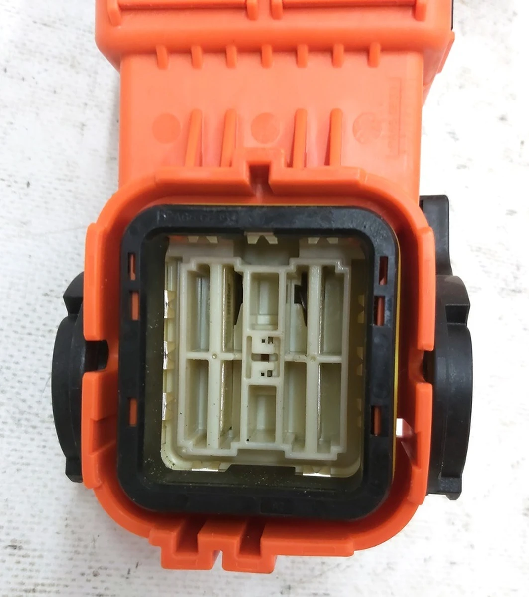 1 Порт зарядки з високовольтним кабелем (у зборі) GEN3 Tesla model 3 1449495-10-E