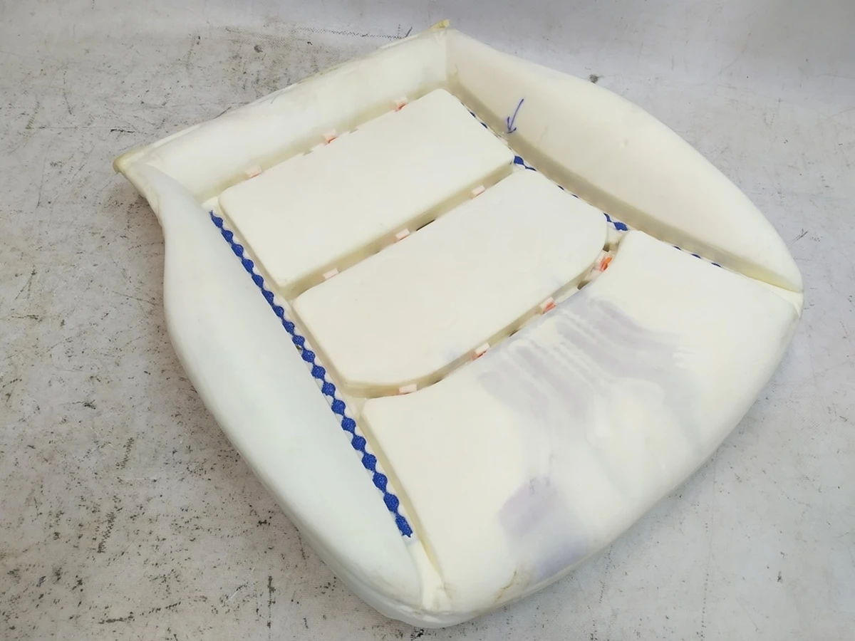 7 Пінний наповнювач подушки сидіння 1-го ряду Tesla Model 3, Model Y 1920017-00-A, 1108837-00-D