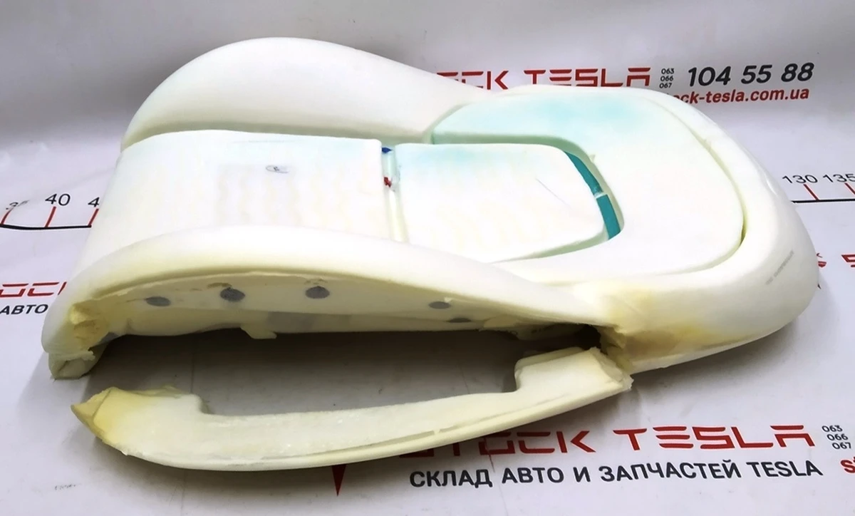 4 First row seatback foam pad assembly - left hand (damaged) Tesla Model 3, Model Y 1450868-00-E, 1450868-00-F