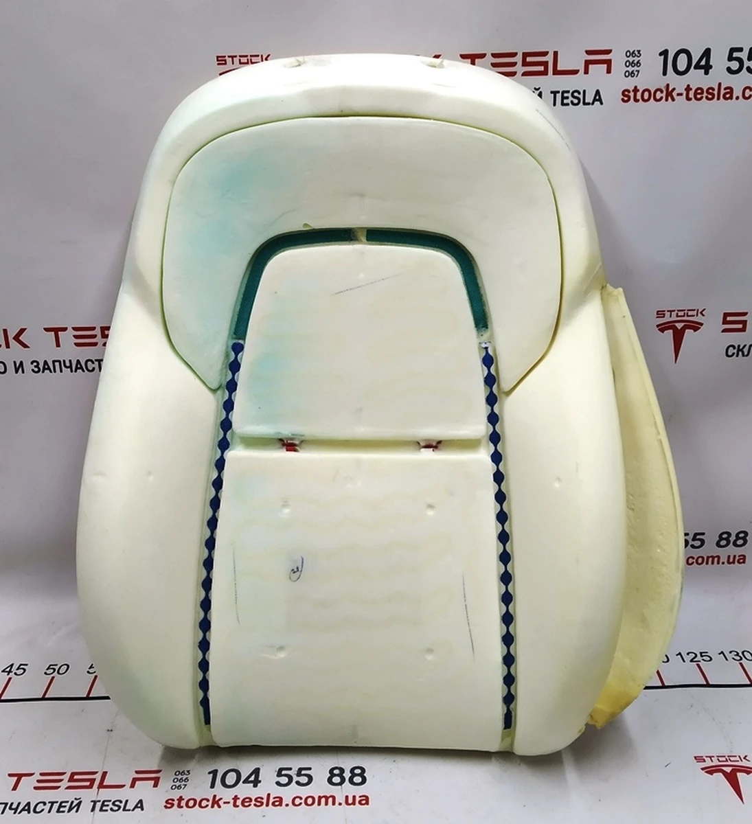 4 First row seatback foam pad assembly - left hand (damaged) Tesla Model 3, Model Y 1450868-00-E, 1450868-00-F