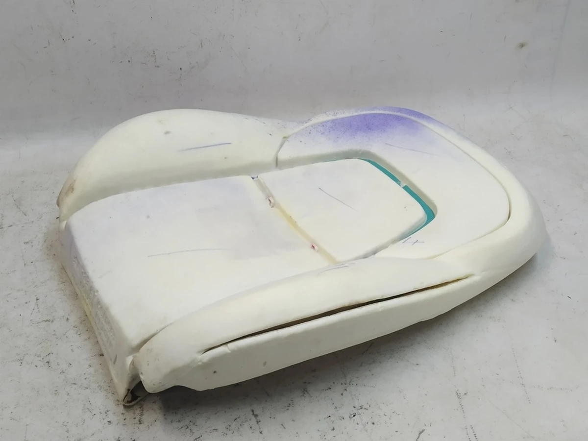 4 Пінний наповнювач спинки водійського сидіння Tesla Model 3, Model Y 1450868-00-E 1450868-00-F