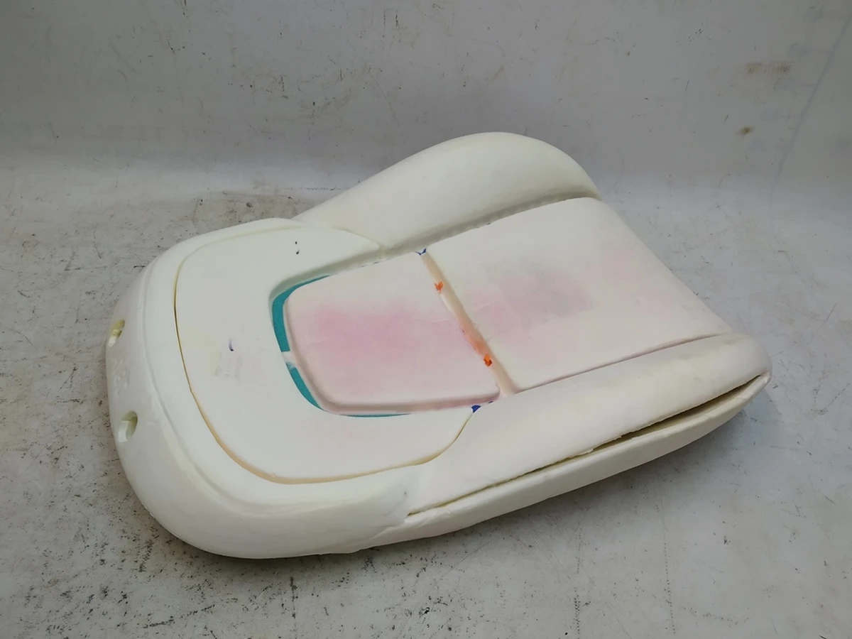 15 1ST ROW SEATBACK FOAM PAD ASSEMBLY - RIGHT HAND Tesla model 3, model Y 1920018-00-A