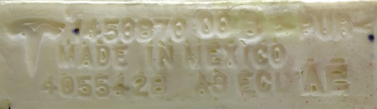 15 Пенный наполнитель спинки пассажирского сиденья (с повреждением) Tesla Model 3, Model Y 1920018-00-A