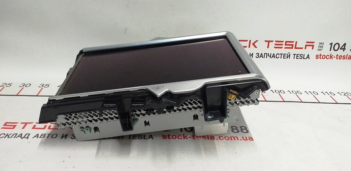 1 Главный блок управления (большой сенсорный экран MCU) INTEL без сертификата Tesla model X 1451809-S0-G