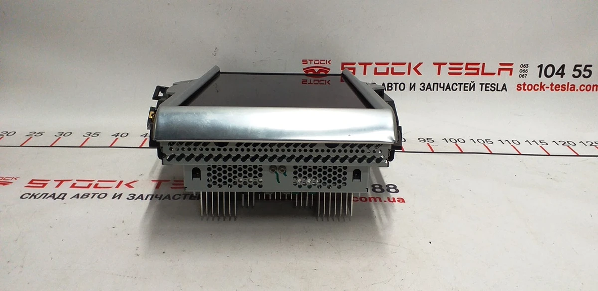 1 Главный блок управления (большой сенсорный экран MCU) INTEL без сертификата Tesla model X 1451809-S0-G