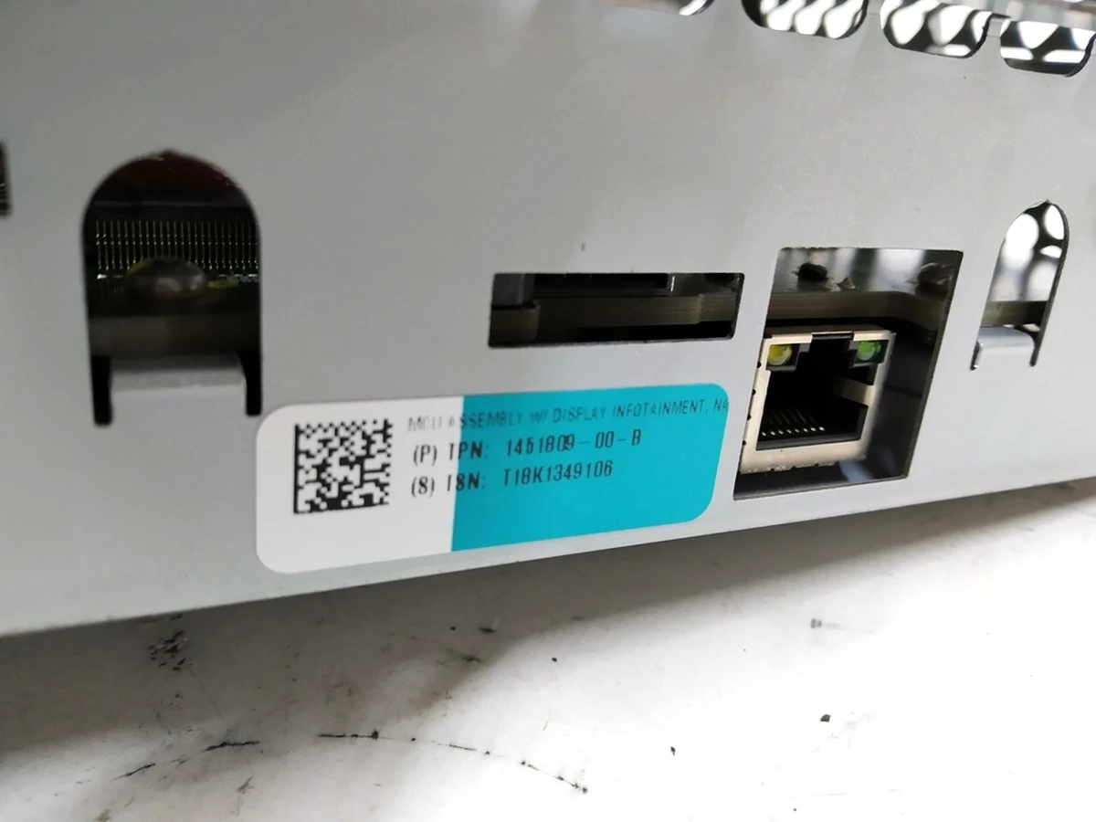 1 Головний блок керування (великий сенсорний екран MCU) INTEL без сертифіката Tesla model S REST, X 1451809-S0-H