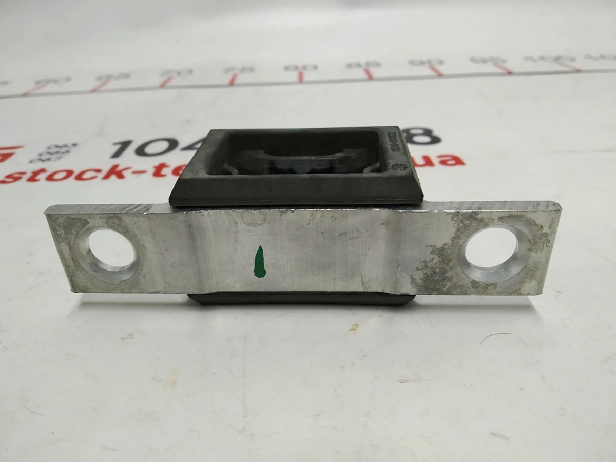 5 Кронштейн кріплення корпусу радіаторів Tesla Model 3, Model Y 1451878-00-A