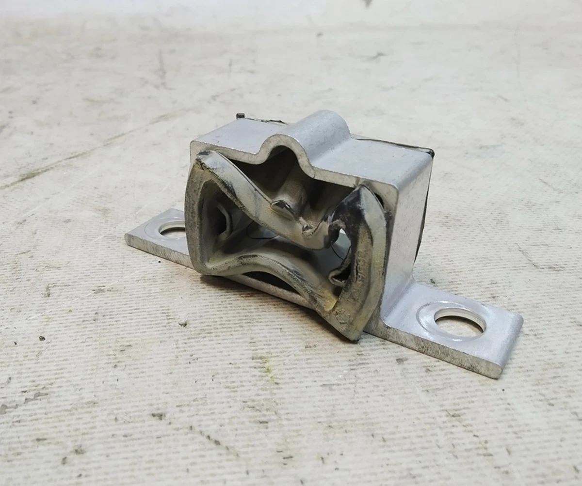 5 Model Y, CFM, Isolator and Hardware Kit Tesla Model 3, Model Y 1451878-00-A