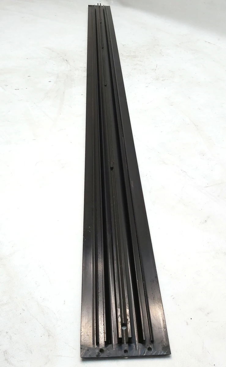 3 Кришка захисна кабелю високовольтного основного кабелю батареї тунельного Tesla Model 3 1109001-00-F