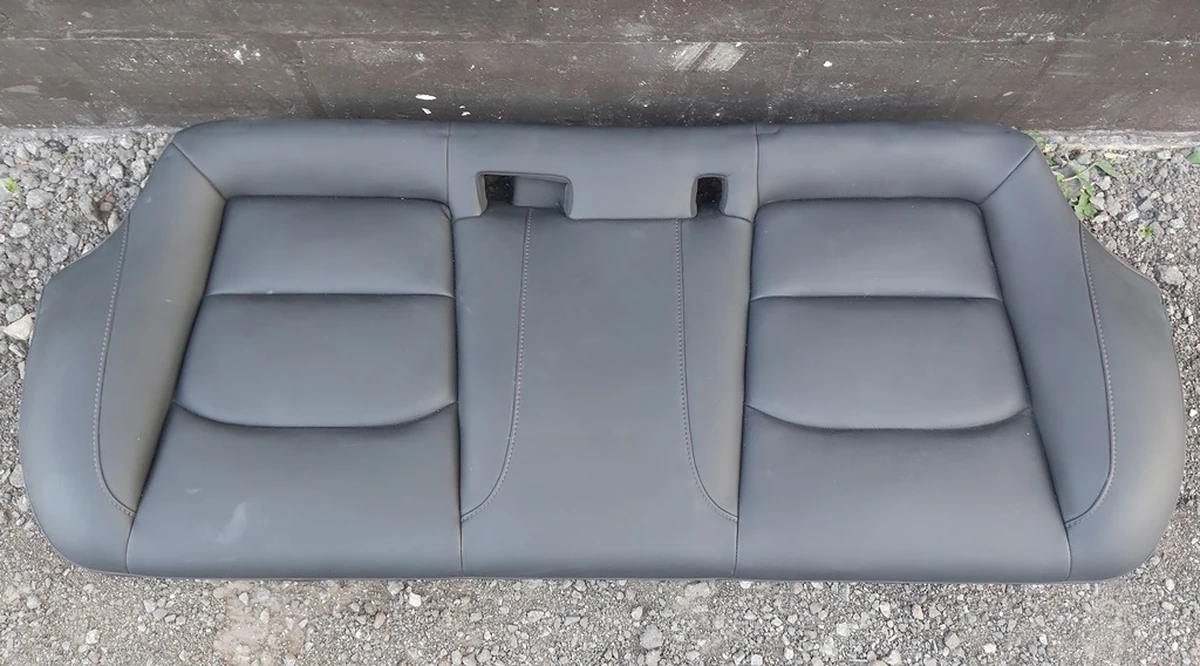 14 Диван другого ряду сидінь (з підігрівом) PUR BLK Tesla model 3 7654336-01-B