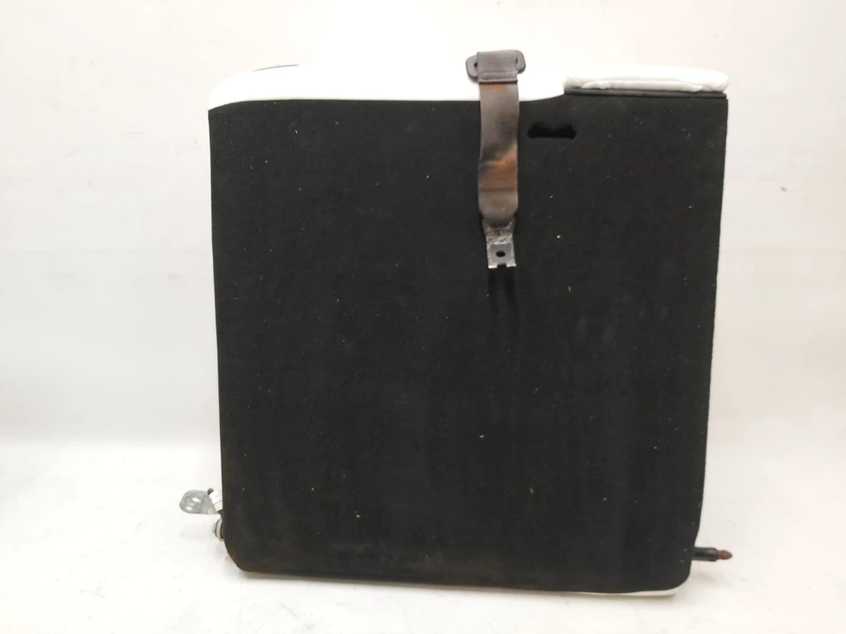 1 Спинка сиденья 2-го ряда двойная WHITE в сборе с центральным подголовником и подлокотником Tesla model 3 1455035-00-A