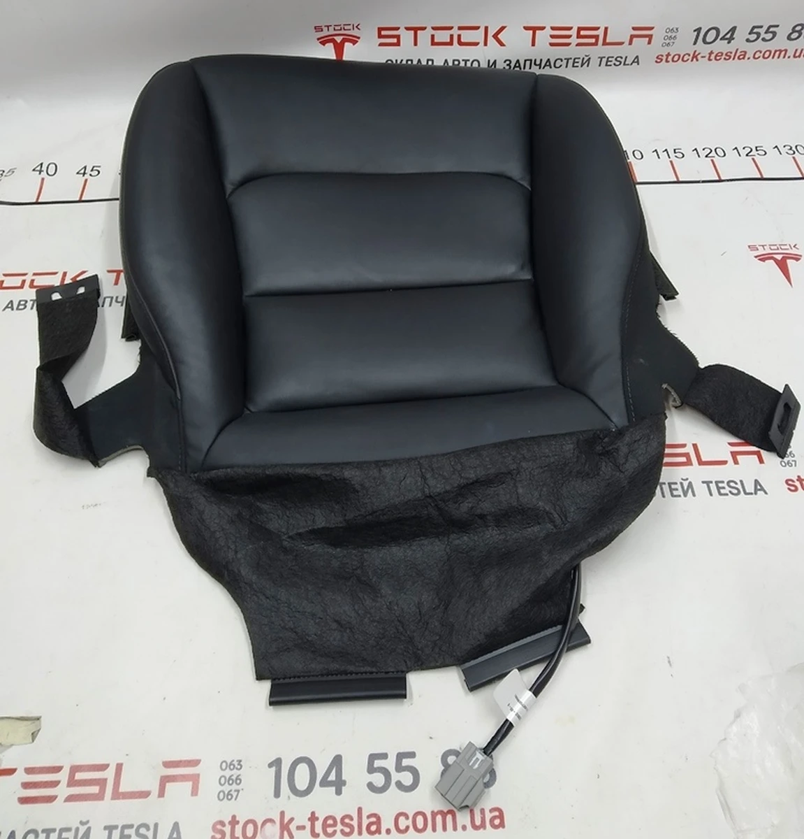 8 Обшивка нижней части водительского сиденья с подогревом PREM PUR BLK Tesla model 3 1452871-91-E