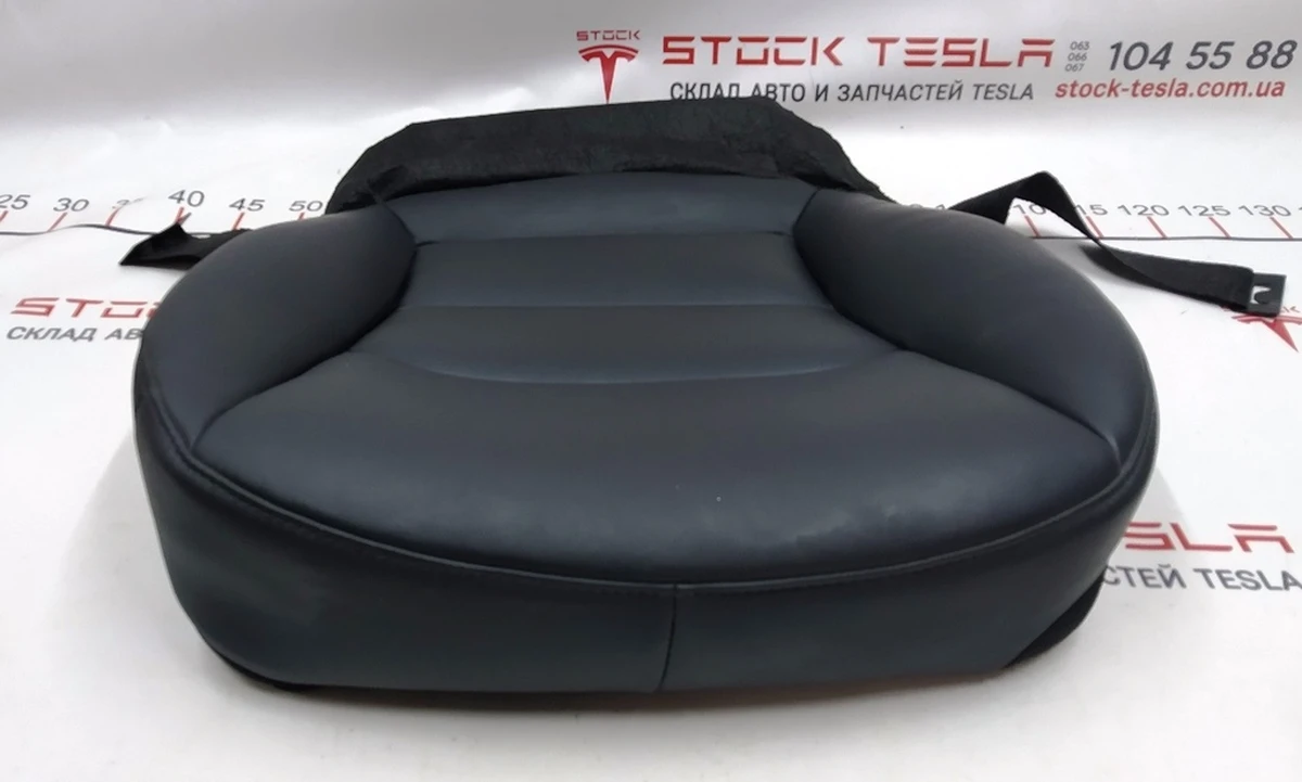 8 Обшивка нижней части водительского сиденья с подогревом PREM PUR BLK Tesla model 3 1452871-91-E