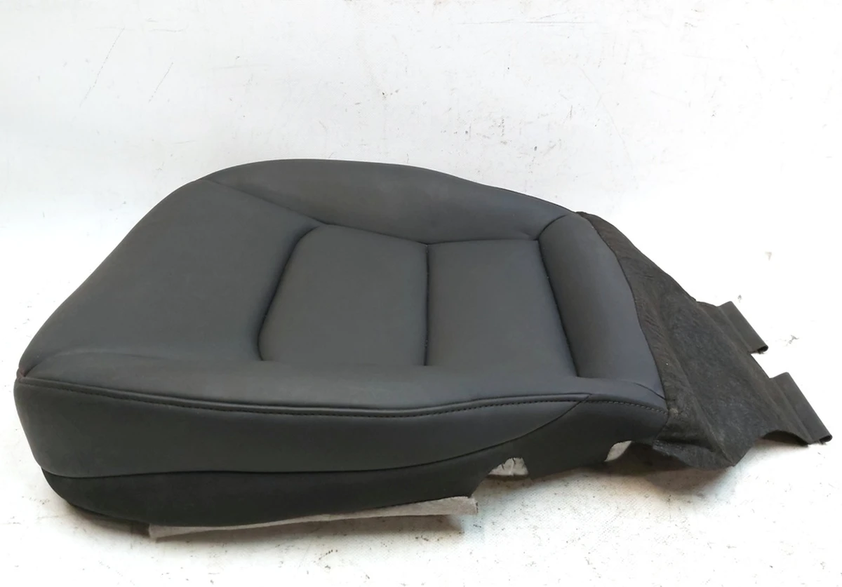 8 Обшивка нижньої частини сидіння водія PREM PUR BLK з підігрівом і наповнювачем Tesla Model 3, Model Y 1456942-00-E