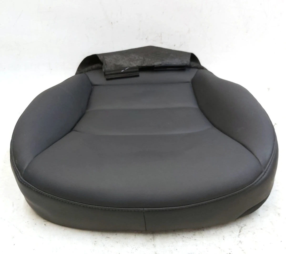 8 Обшивка нижньої частини сидіння водія PREM PUR BLK з підігрівом і наповнювачем Tesla Model 3, Model Y 1456942-00-E