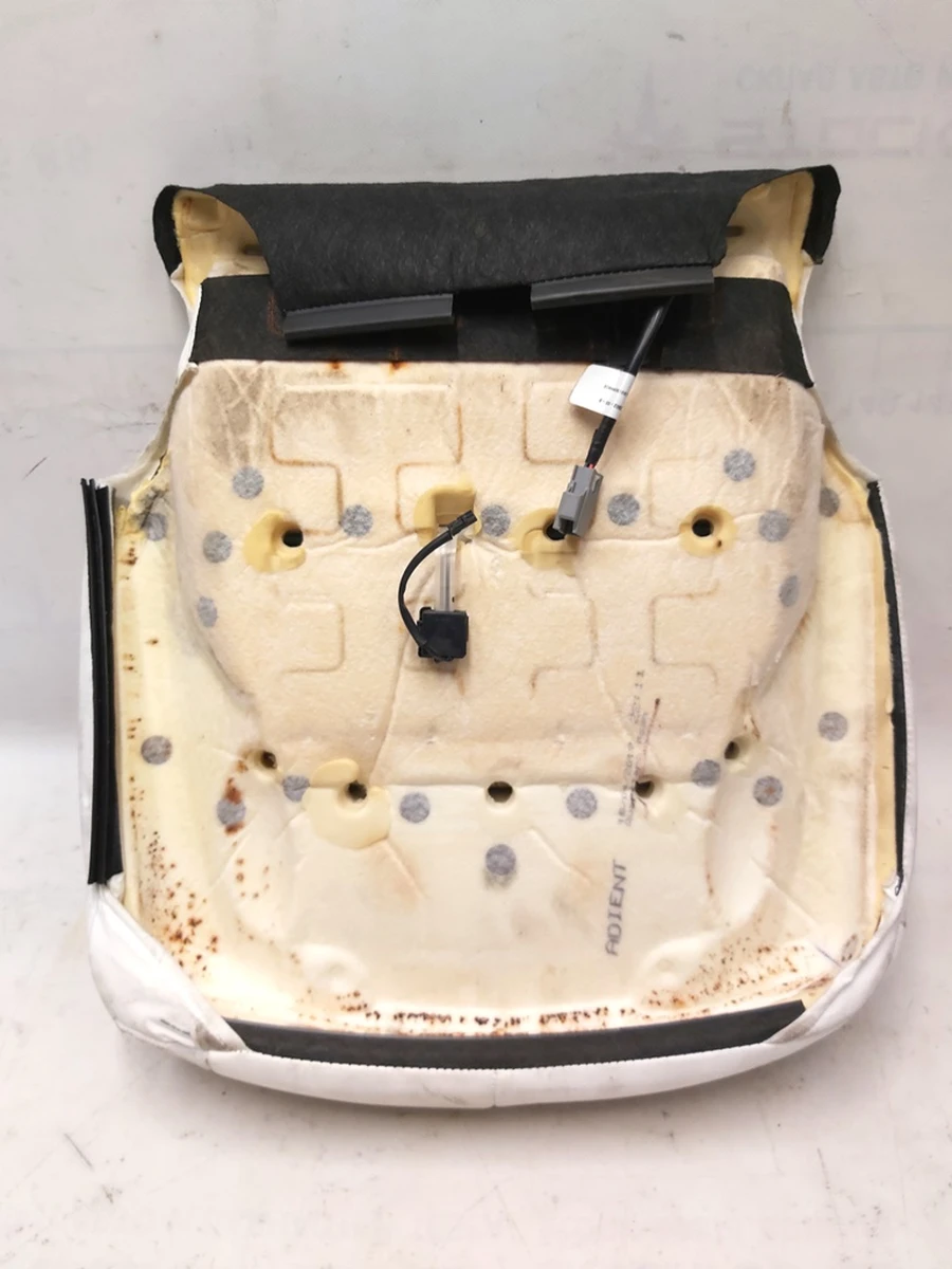 1 Обшивка нижньої частини сидіння водія з підігрівом і датчиком присутності WHITE Tesla model 3 7654322-02-F