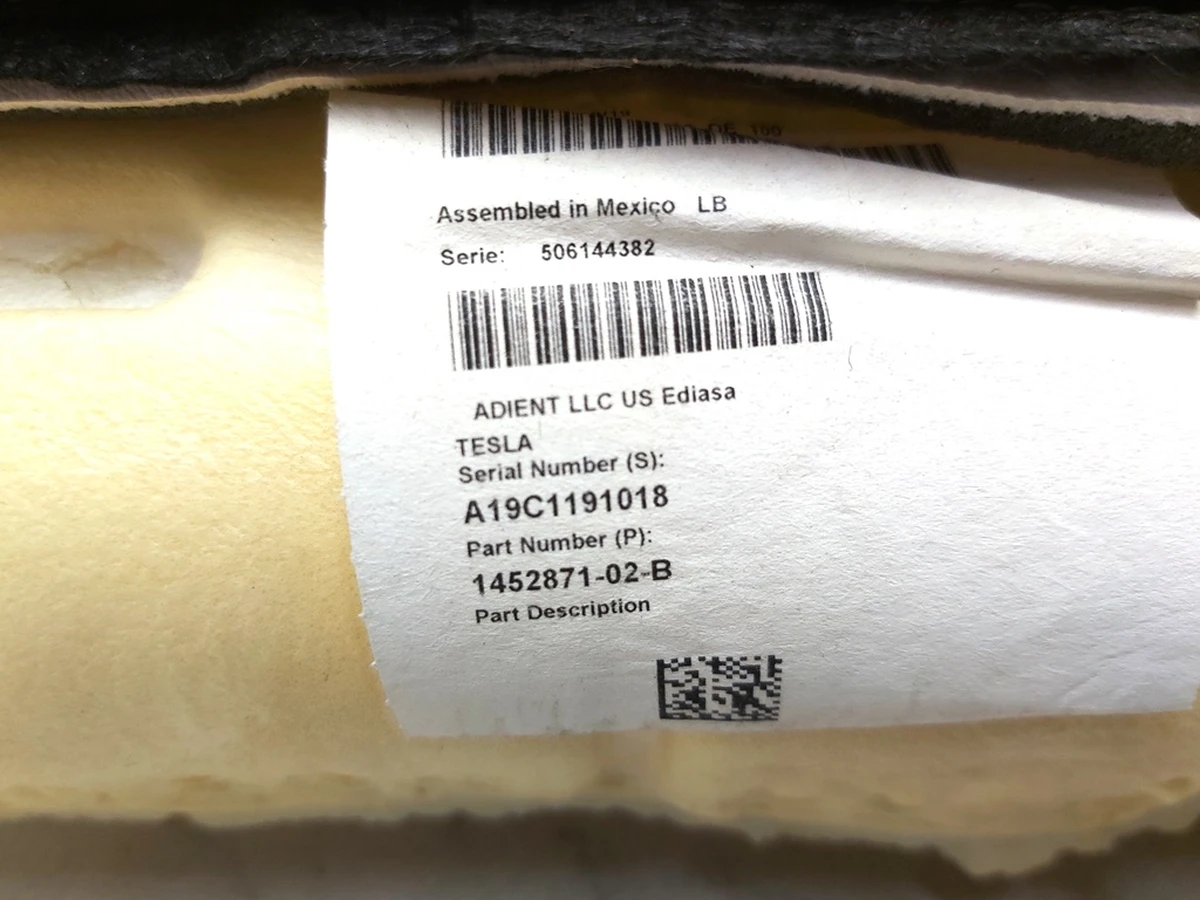 1 Обшивка нижньої частини сидіння водія з підігрівом і датчиком присутності WHITE Tesla model 3 7654322-02-F