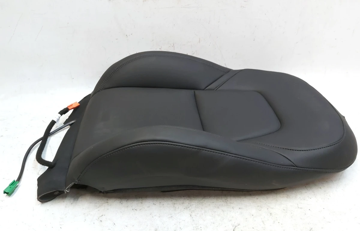 3 Обшивка спинки пасажирського сидіння з підігрівом PREM PUR BLK з наповнювачем з пошкодженням Tesla model Y 1456943-99-E