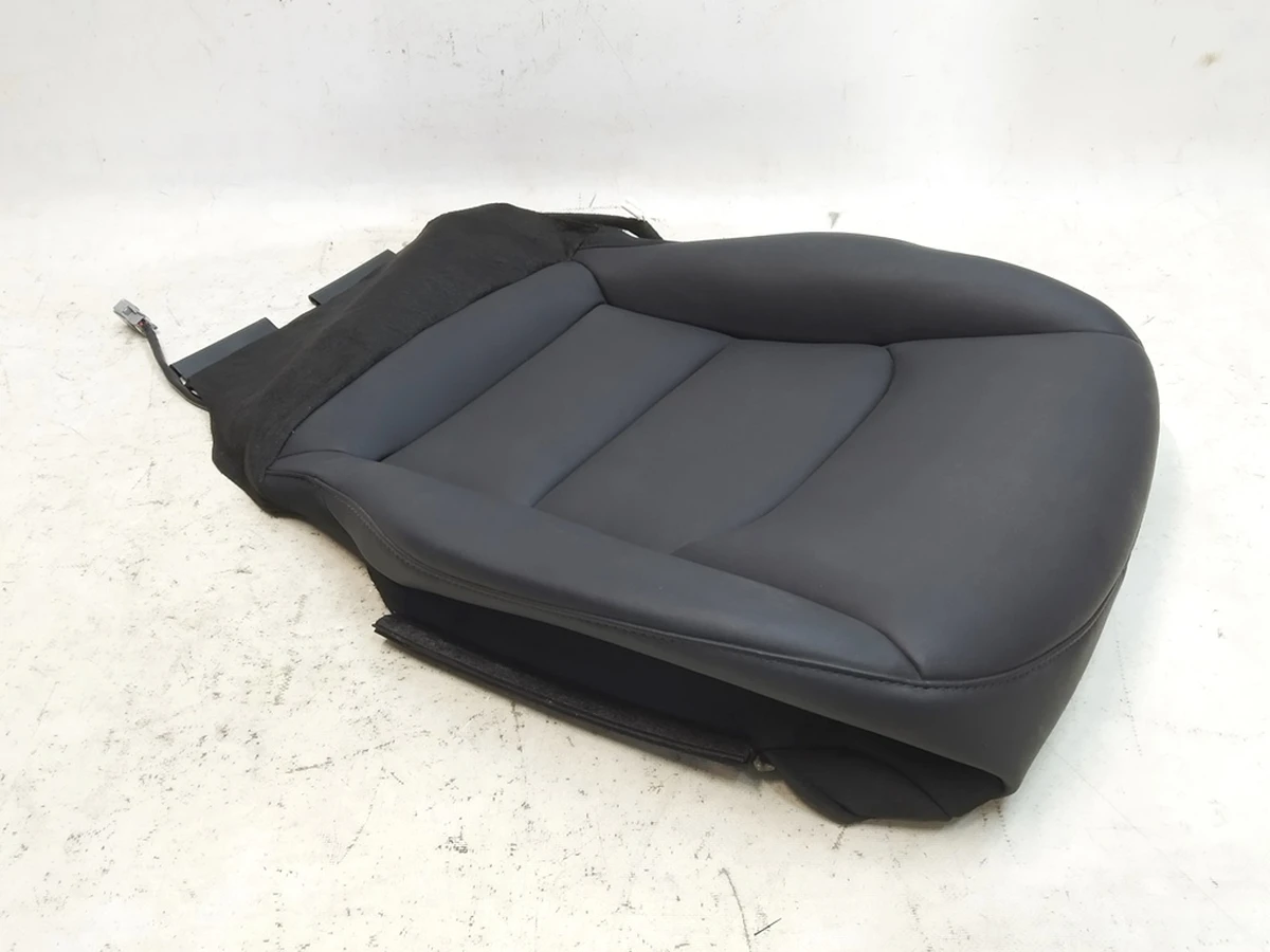16 Обшивка подушки пасажирського сидіння з підігрівом PREM BLACK Tesla model 3 1920674-01-A