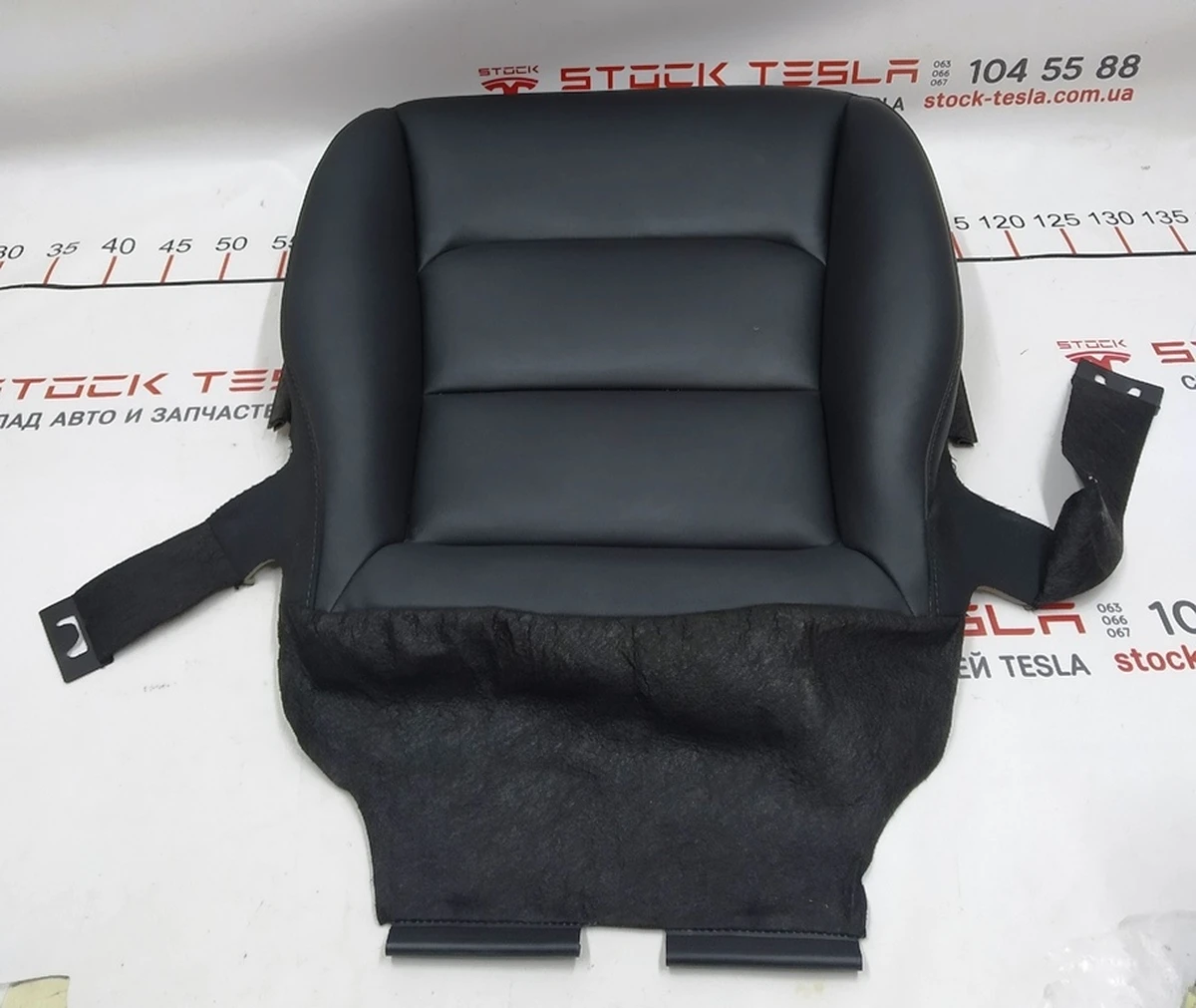 8 Обшивка нижньої частини пасажирського сидіння з підігрівом PREM PUR BLK Tesla model 3 1452871-91-E