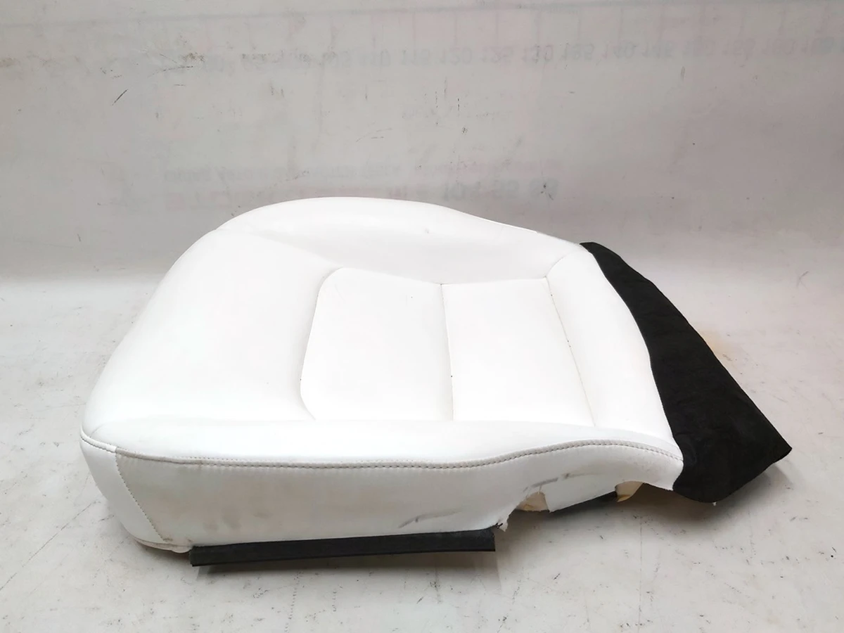 2 Сидіння пасажирське нижня частина з підігрівом WHITE Tesla model 3 7654324-82-C