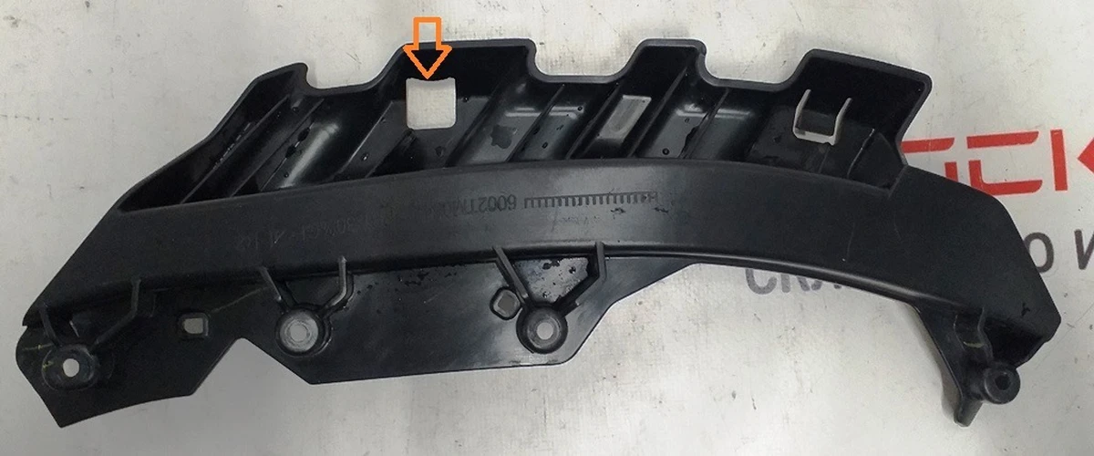 6 Кронштейн кріплення фари правий (з пошкодженням) Tesla model 3 1453376-00-A