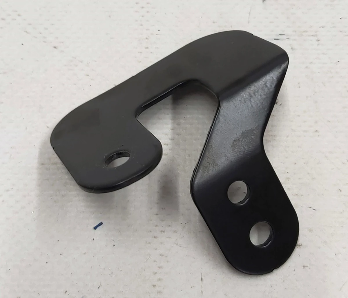 Кронштейн переднього клаксона (високий тон) Tesla model 3 1109660-00-A