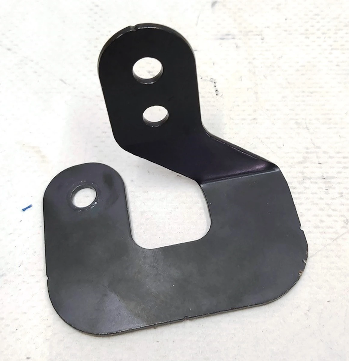 Кронштейн переднього клаксона (високий тон) Tesla model 3 1109660-00-A